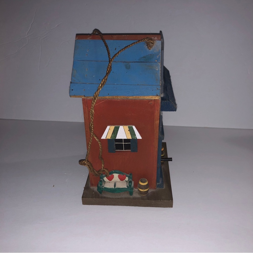 Small Vintage Wooden Birdhouse - Picture 4 of 7
